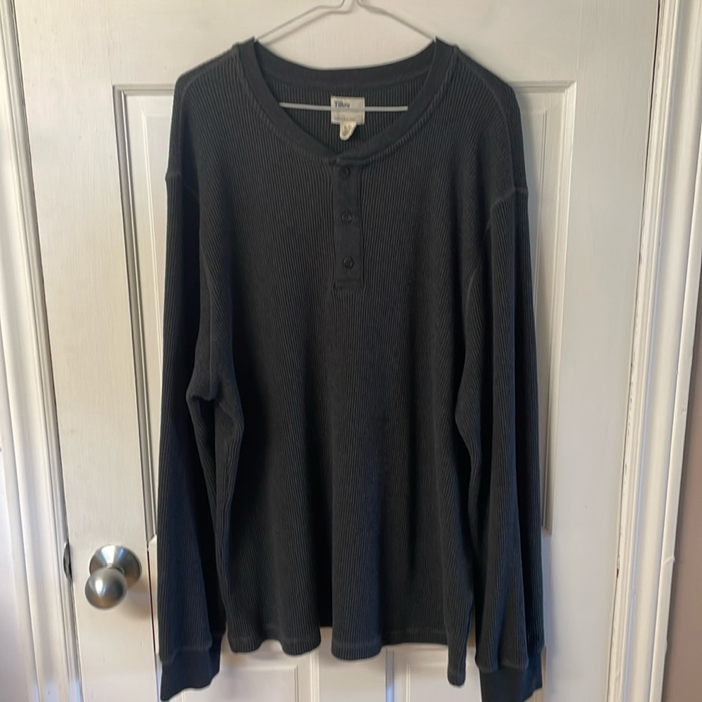 Tilley grey waffle long sleeve unisex layering  henley shirt men’s size XL